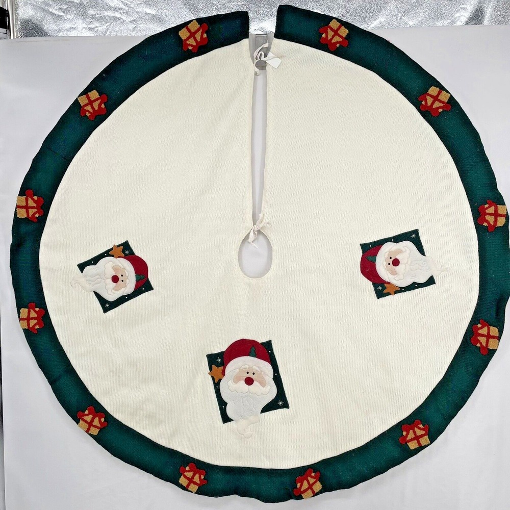 Santa Claus Quilted Christmas Tree Skirt Beige Green Prima Creations Knitted